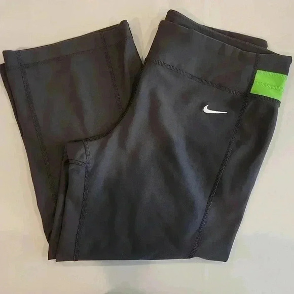 Nike Pants - Nike Dri-Fit Bermuda Style Capri Workout Shorts Women's Size S